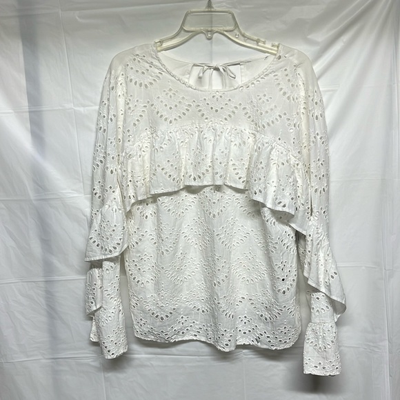 Eyelet White lined Top - Picture 1 of 13